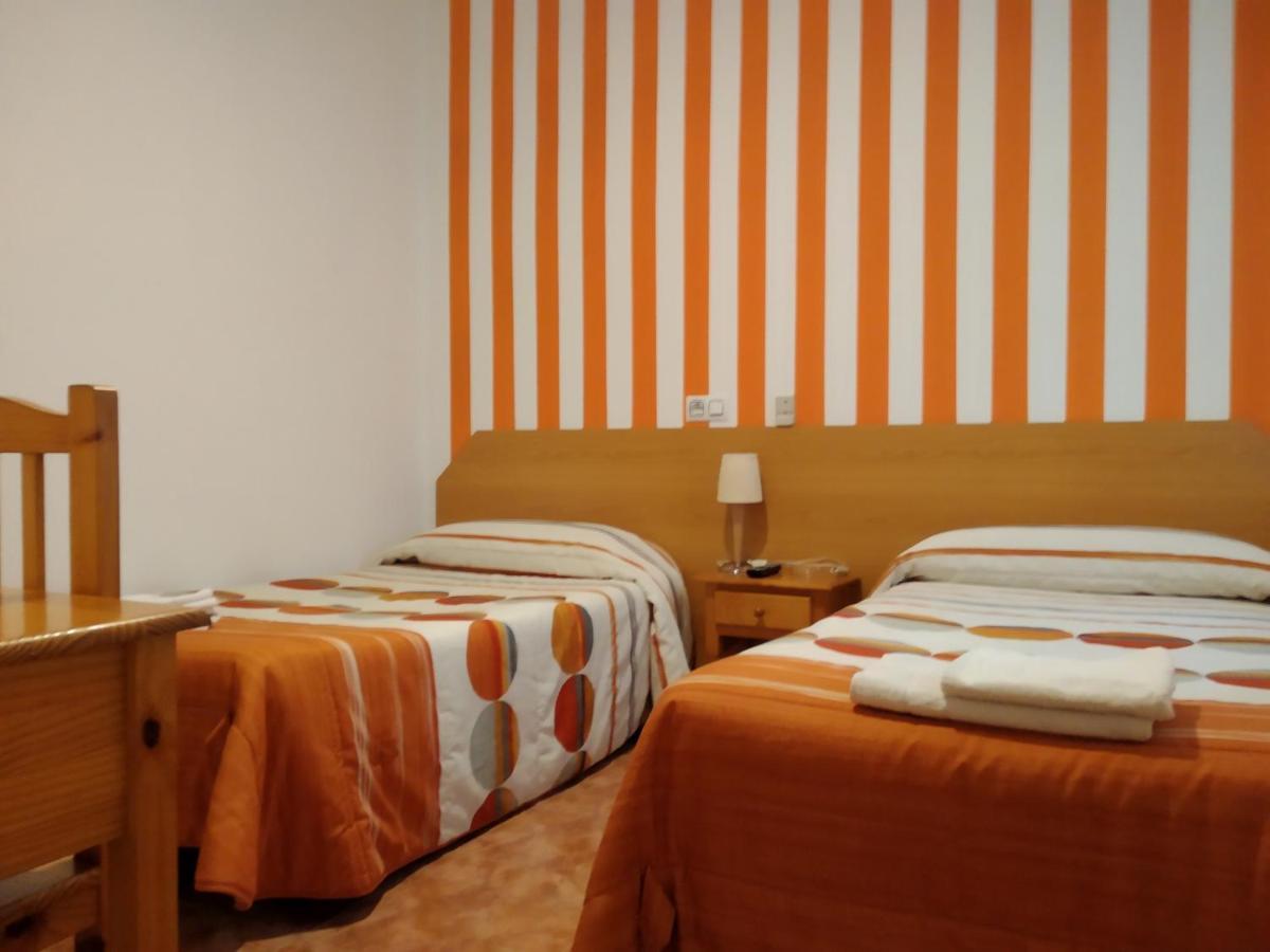 Pension Dominguez Madrid Exterior foto