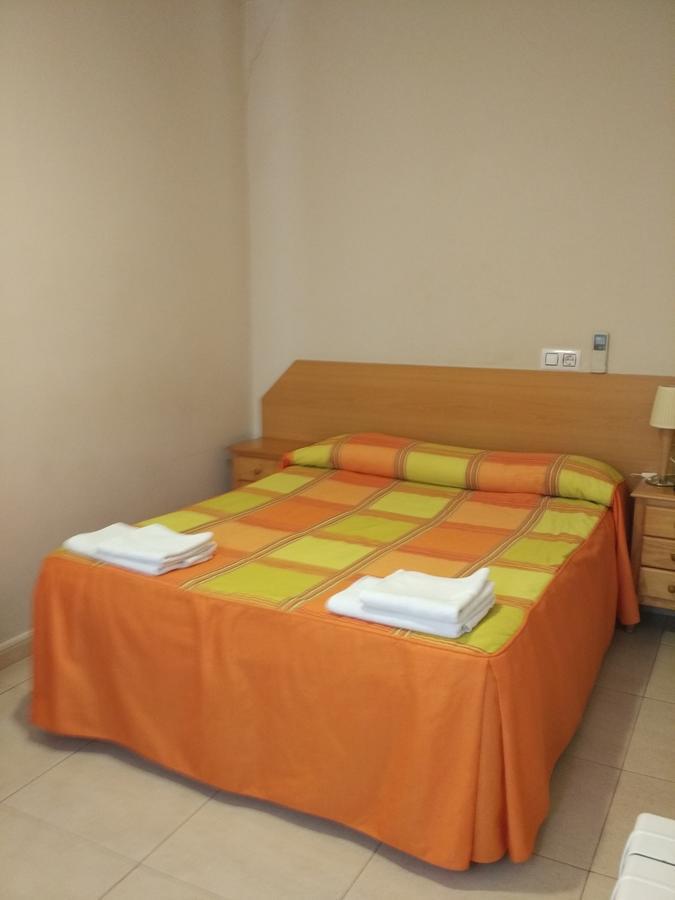 Pension Dominguez Madrid Exterior foto
